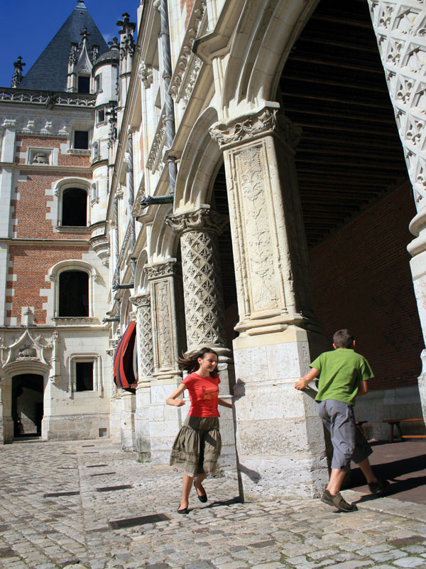 À toi la vie de château ! ... au château royal de Blois — Châteaux & Monuments à Loir-et-Cher