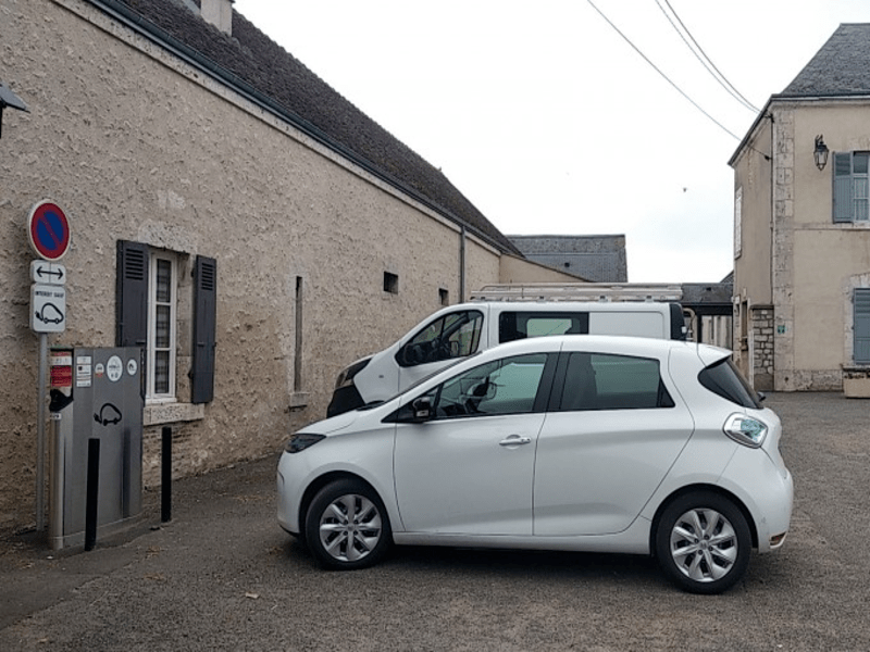 Borne de recharge électrique à Verdes