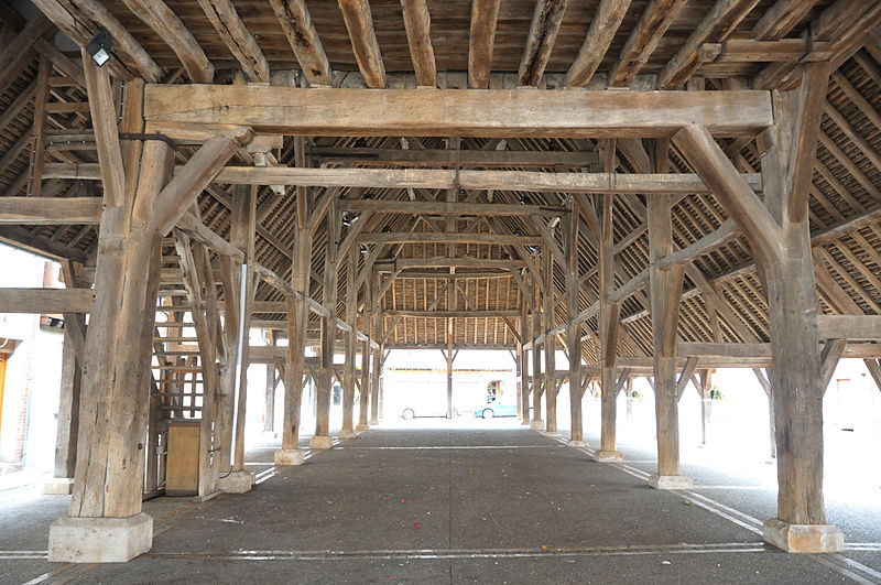 Halle de Lorris, Lorris