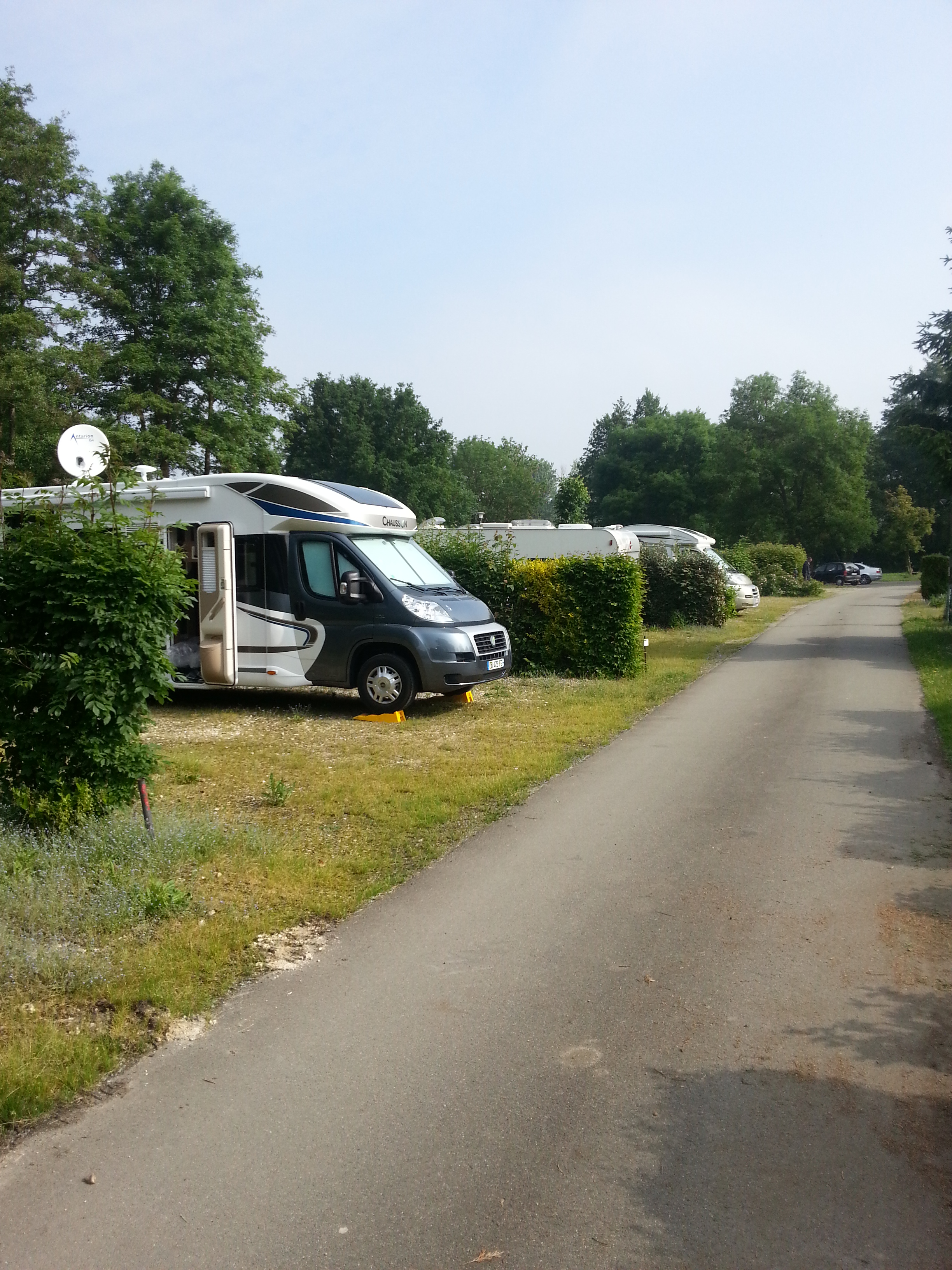 Aire de camping-car au camping de Vert-en-Drouais, Vert-en-Drouais - photo 2