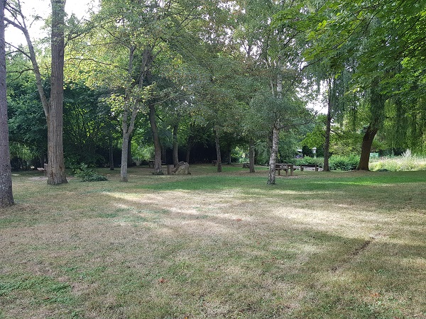 Aire de pique-nique d'Augerville-la-Rivière