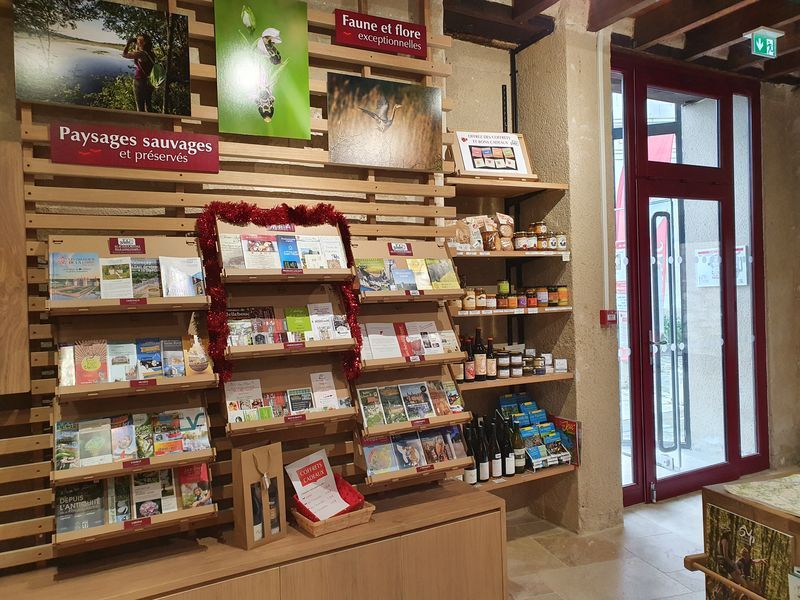 Boutique du bureau de tourisme de Mézières-en-Brenne — photo 2