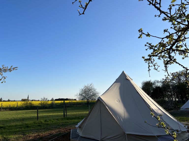 Auberge Grand'Maison "tipis", Meaucé