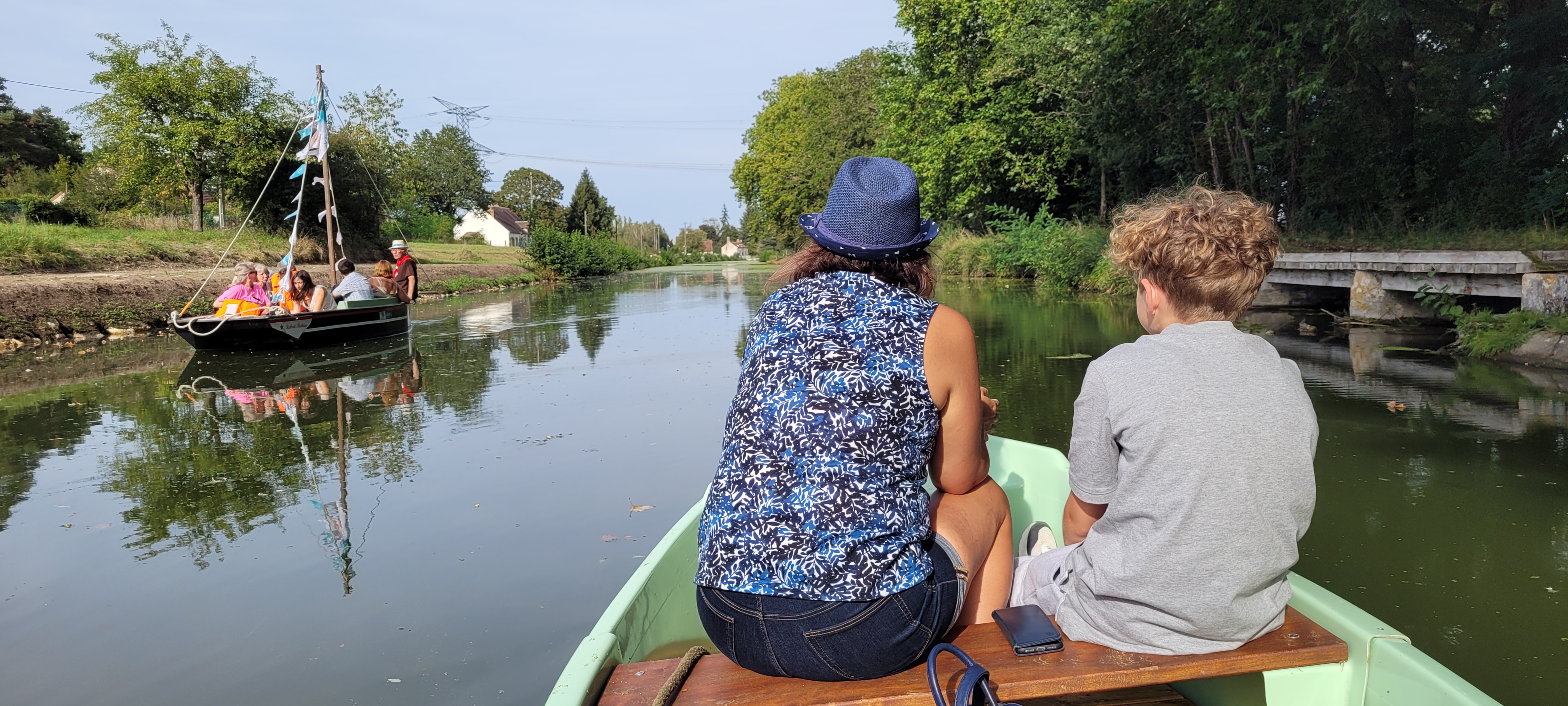 Balade à bord de la flotte de bateaux électriques avec les bateliers de la Belle de Grignon
