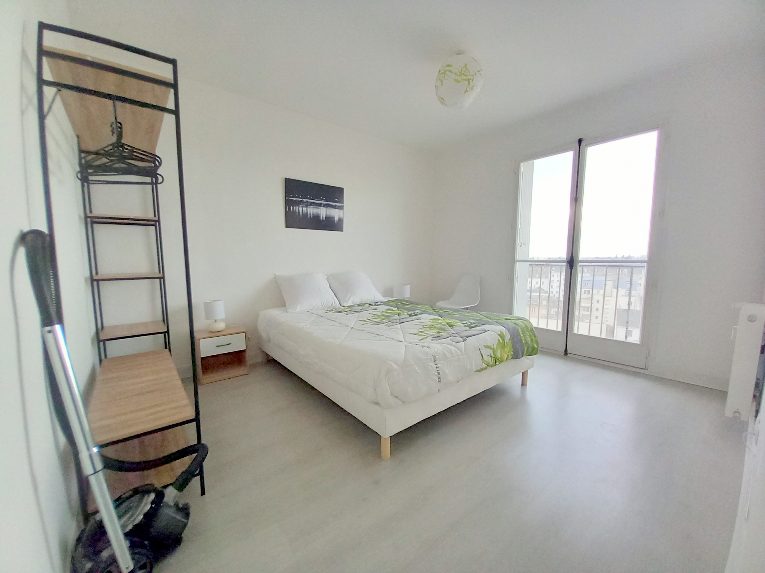 Appartement studio 2 personnes avec balcon face gare SNCF Orléans - photo 3