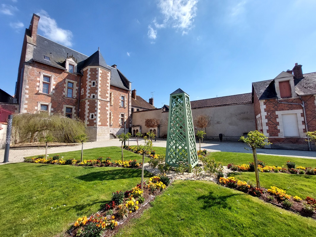 Lorris et la malédiction des Ronces - Parcours à pied