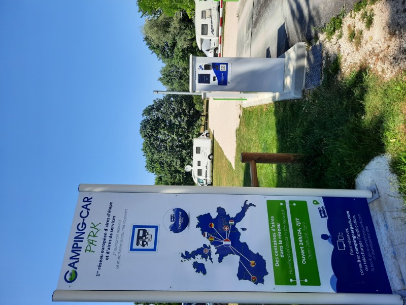 Aire de camping-car Park des Villages Vovéens, Les Villages Vovéens