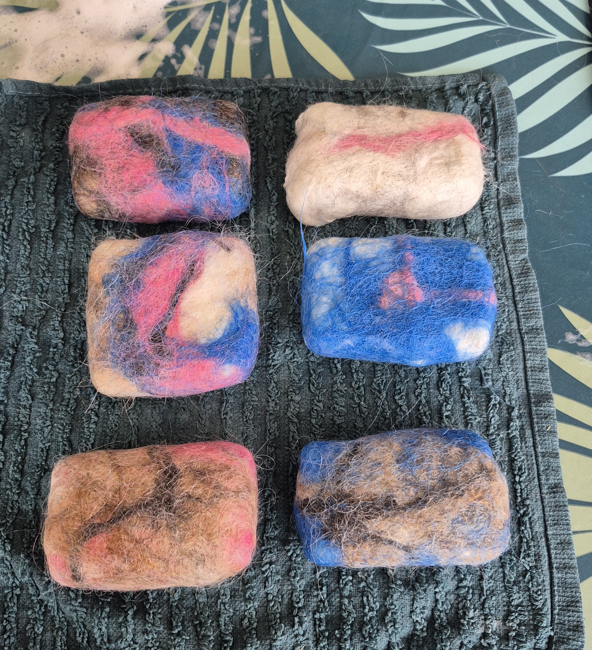 Atelier "fabrique ton savon feutré à la laine" chez Lama Émoi