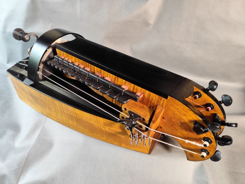 Luthier - Facteur de vielle à roue - Sébastien Tourny — photo 3