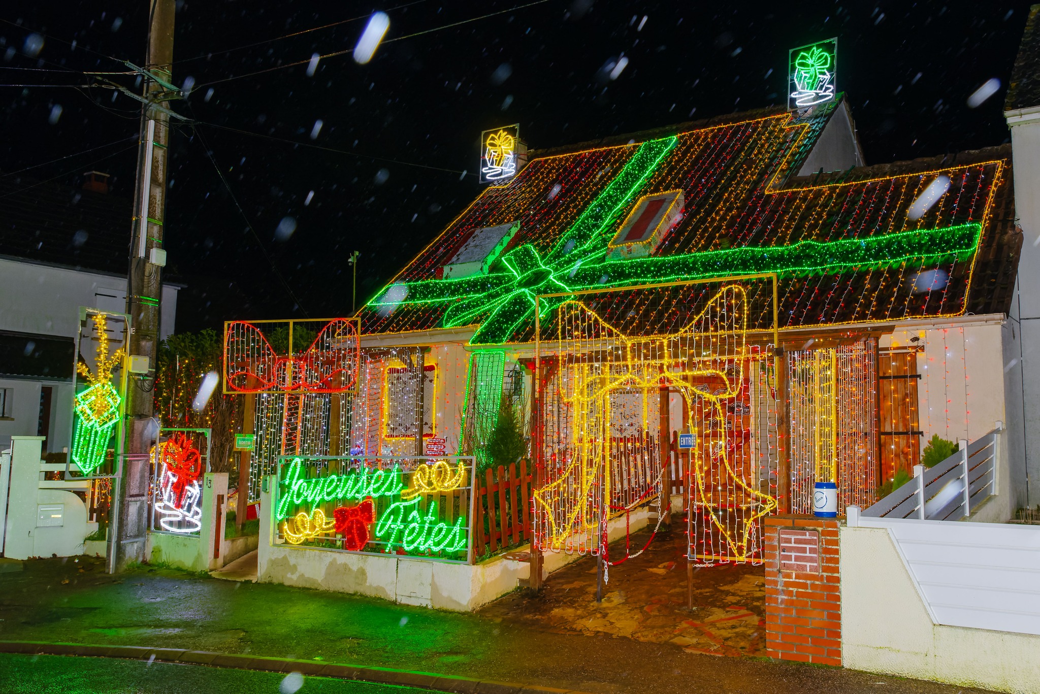 Maison illuminée de Saint-Ay