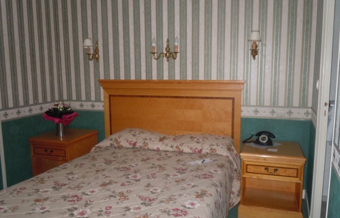 La croix blanche, Montrichard Val de Cher - photo 3