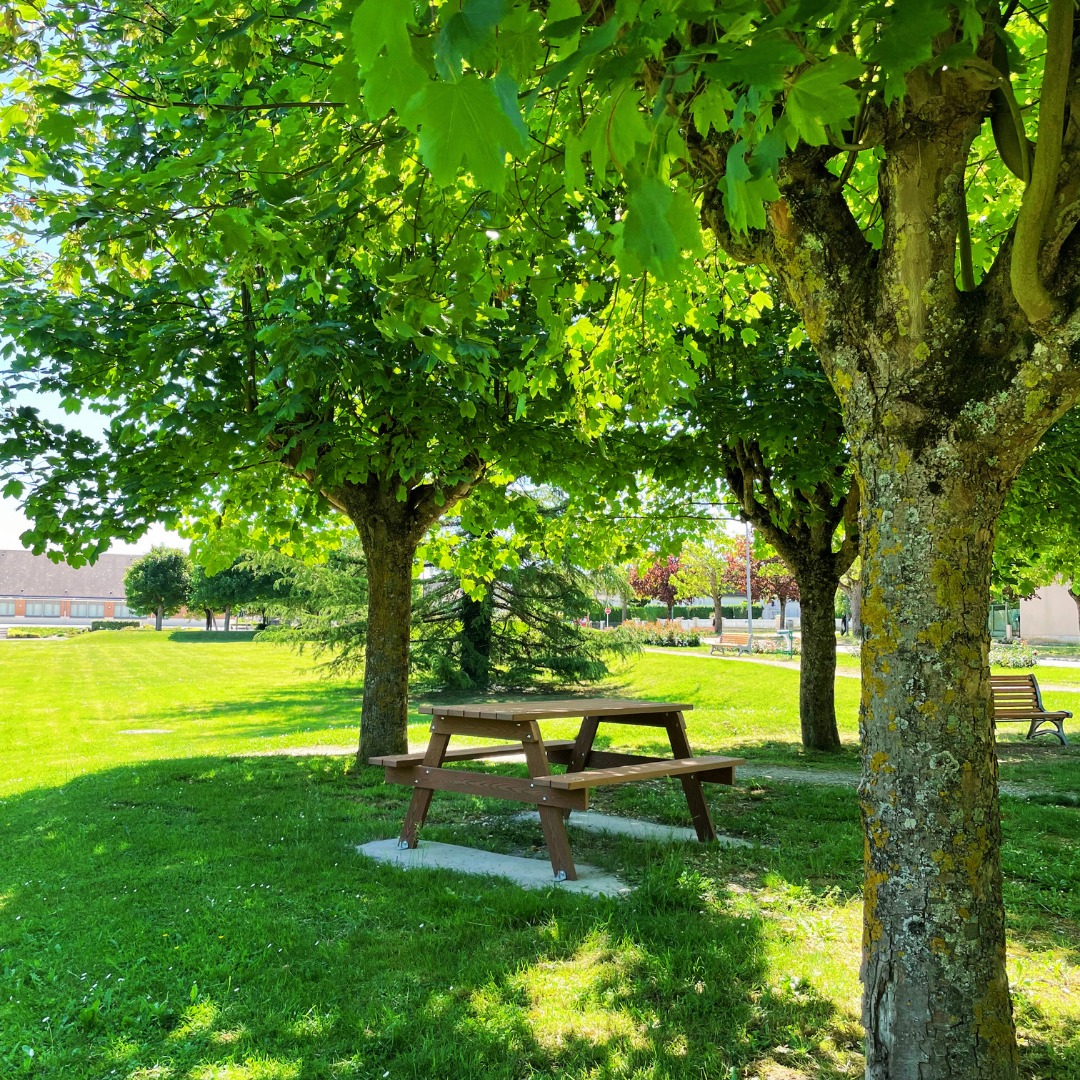 Aire de pique nique, étang de St-Lary