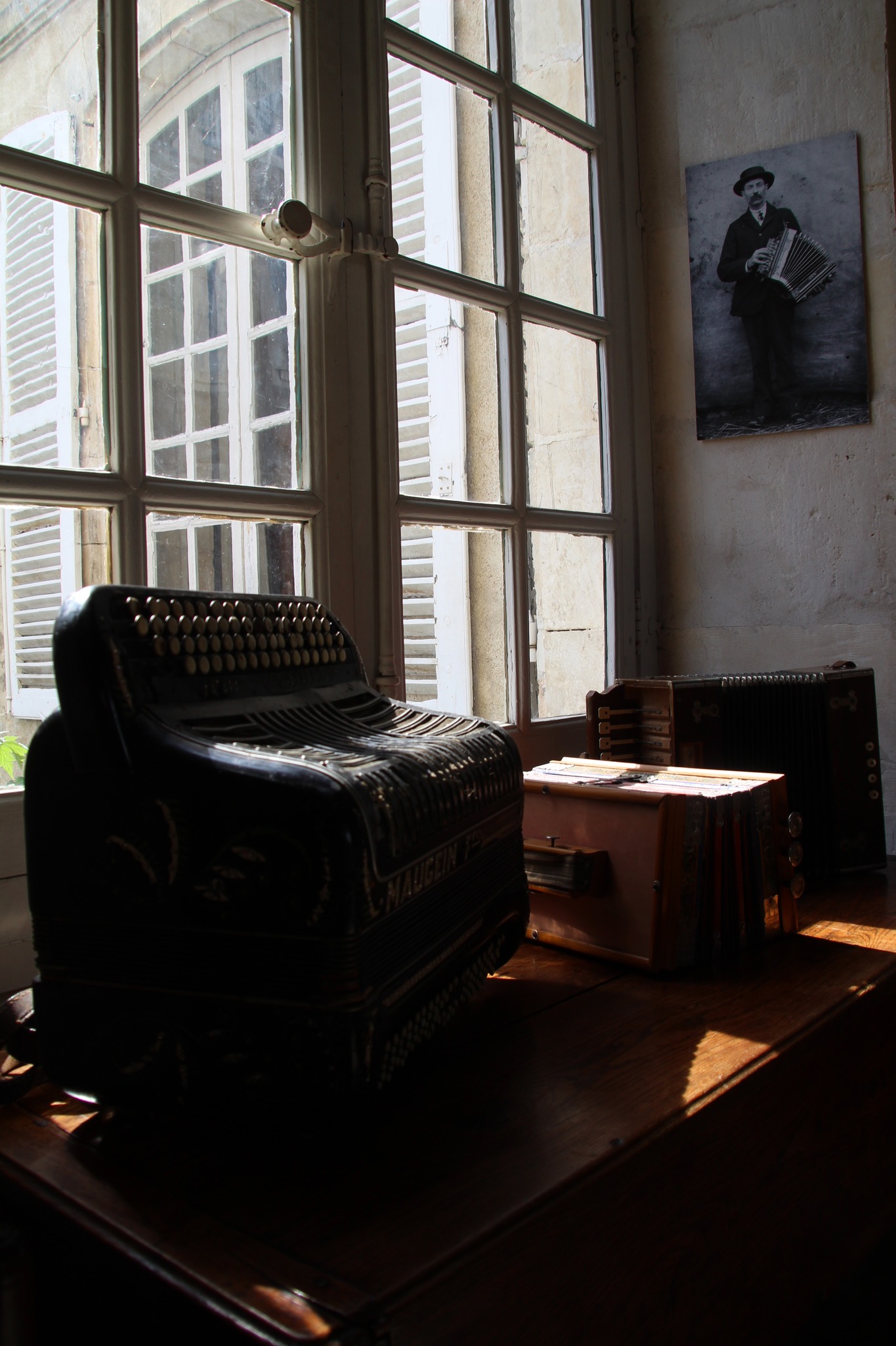 Exposition "Musiques traditionnelles du Berry et des provinces circonvoisines", Saint-Hilaire-en-Lignières