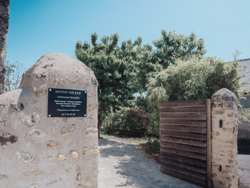 Very Jolie : Massages holistiques & Madérothérapie