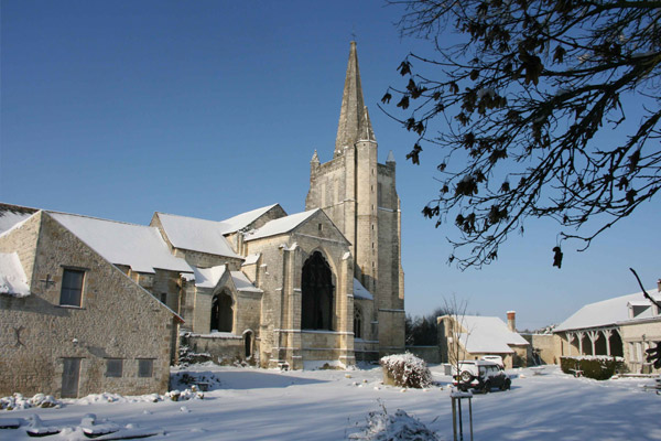 Abbaye Royale Saint-Michel de Bois-Aubry, Luzé