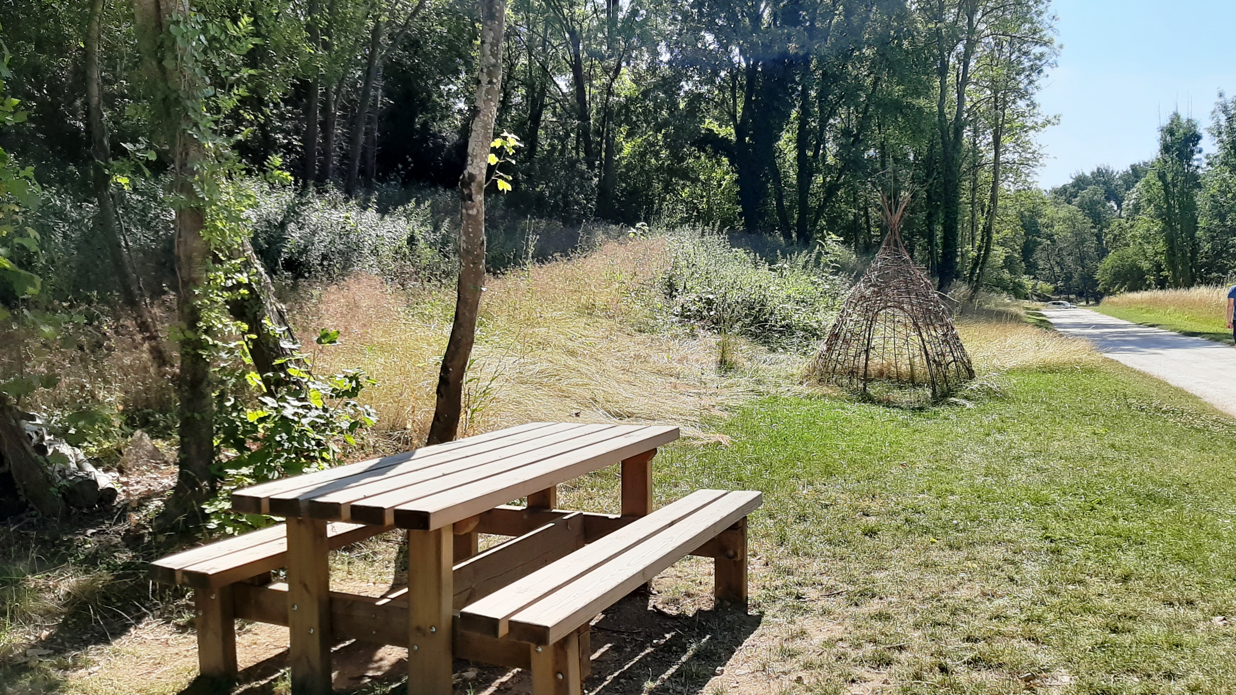 Aire de pique-nique au Marais du moulin de la Porte, Estouy