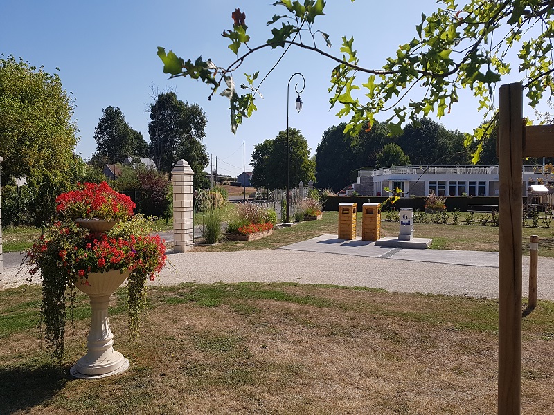 Aire de camping-car Nouans-les-Fontaines, Nouans-les-Fontaines - photo 2