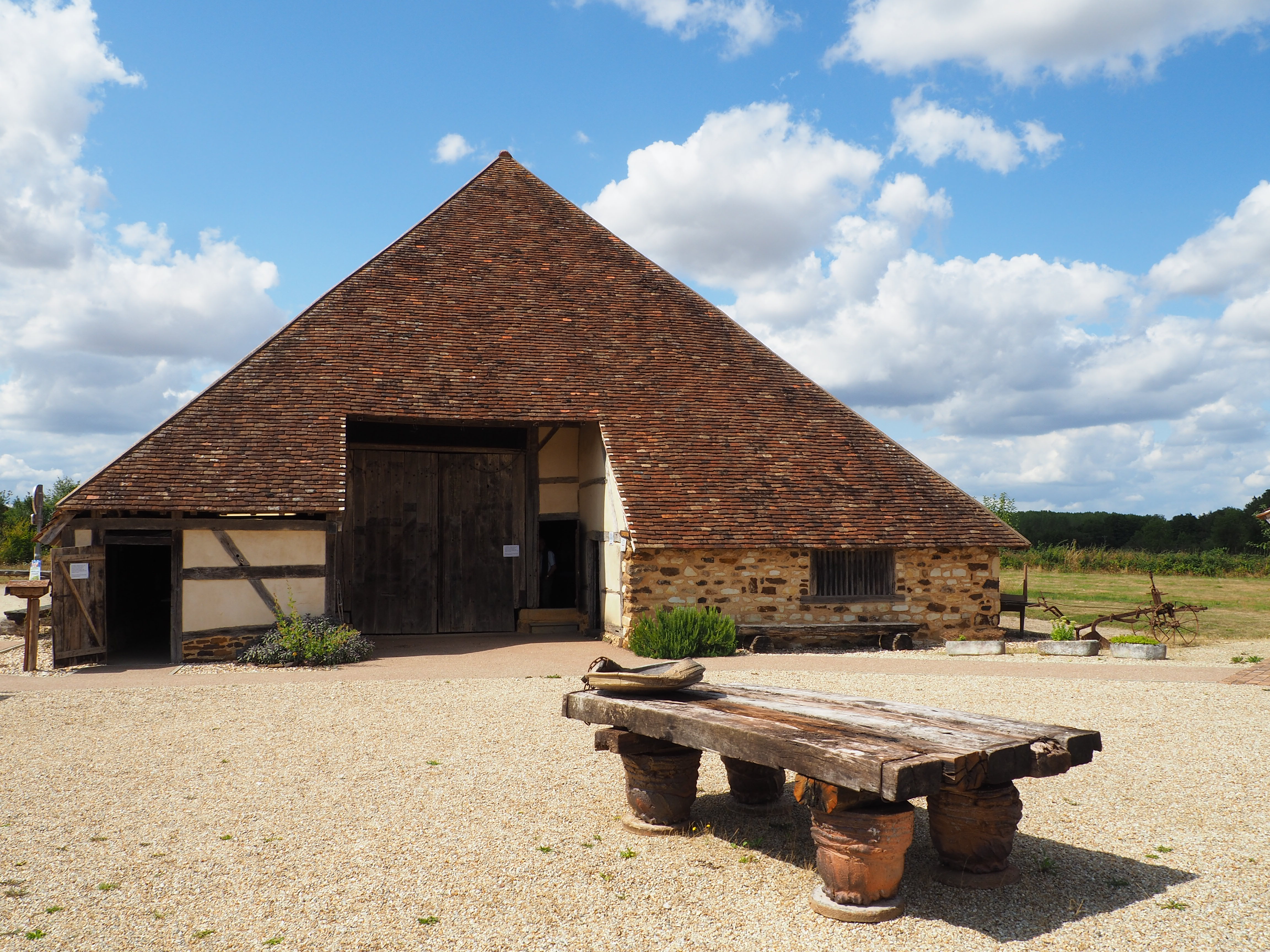 La Grange Pyramidale du Pays-Fort - Départ du circuit des Granges Pyramidales