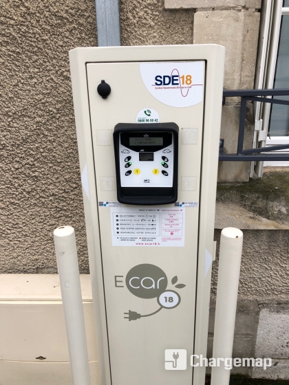 Borne de recharge pour voitures électriques