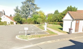 Borne de recharge pour voitures électriques à Préveranges