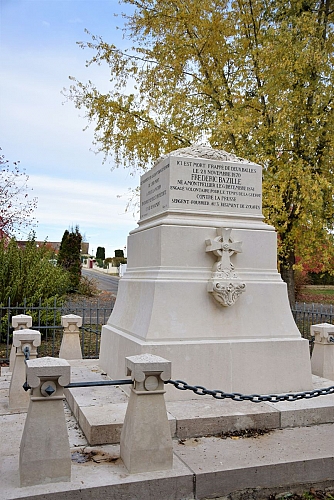 Monument Frédéric Bazille  France Centre-Val de Loire Loiret Beaune-la-Rolande 45340