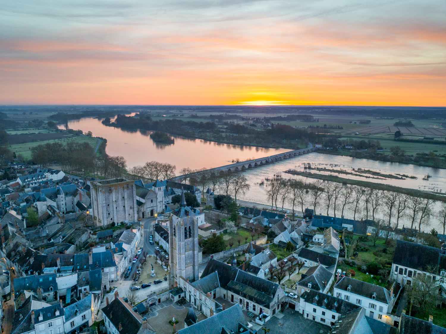 Visite nocturne : Beaugency secrète