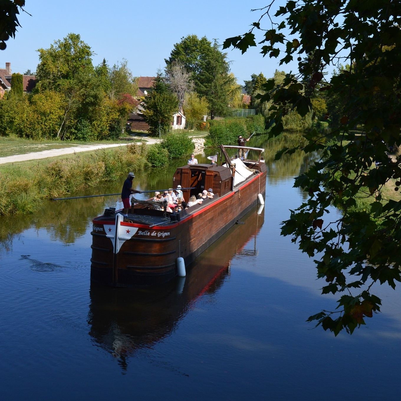 Balades à bord de la Belle de Grignon avec nos mariniers et haleurs, Vieilles-Maisons-sur-Joudry