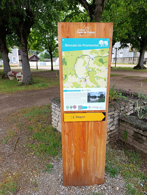 4- Grande boucle du canal de Bessais-Le-Fromental, Bessais-le-Fromental