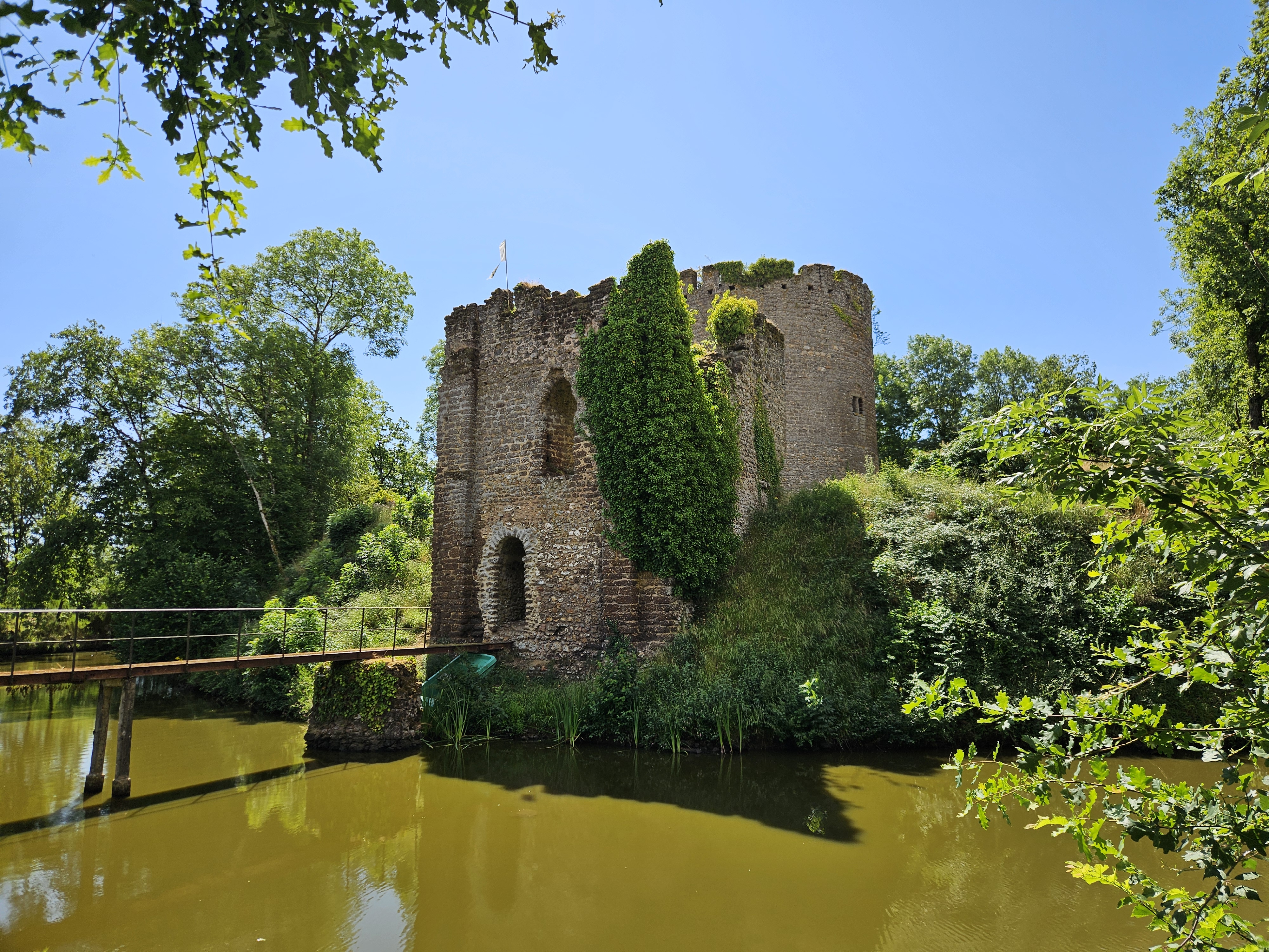 Visite guidée - Le château de Bois-Ruffin et la chapelle Saint-Benoist