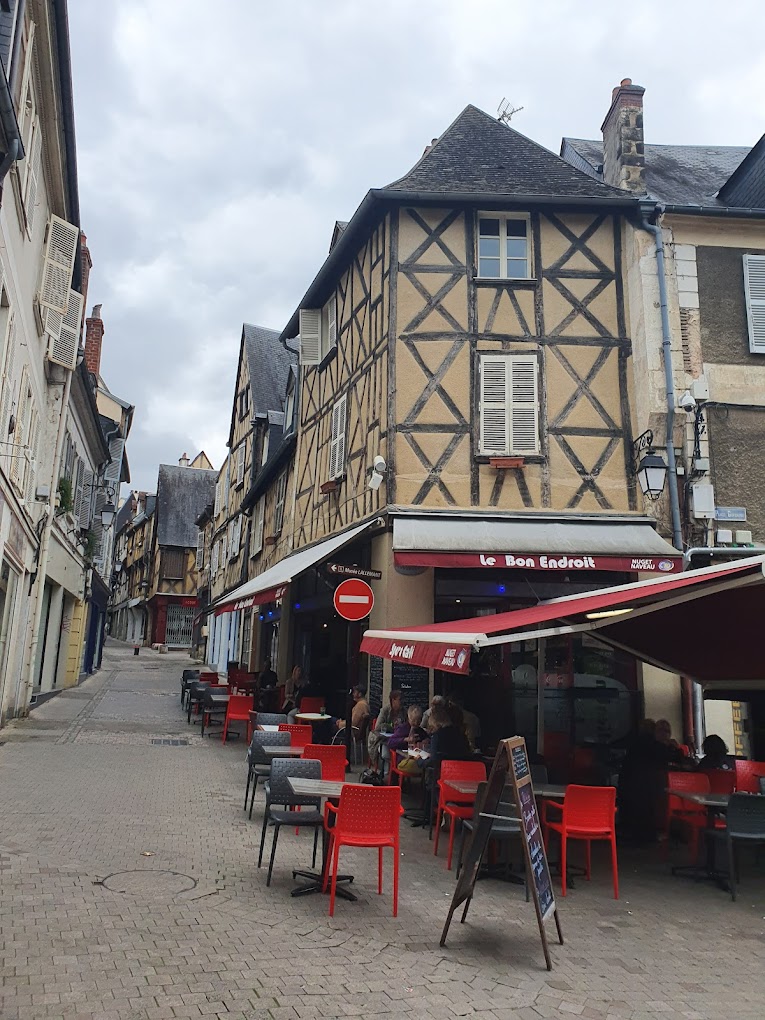 Le Bon Endroit  France Centre-Val de Loire Cher Bourges 18000