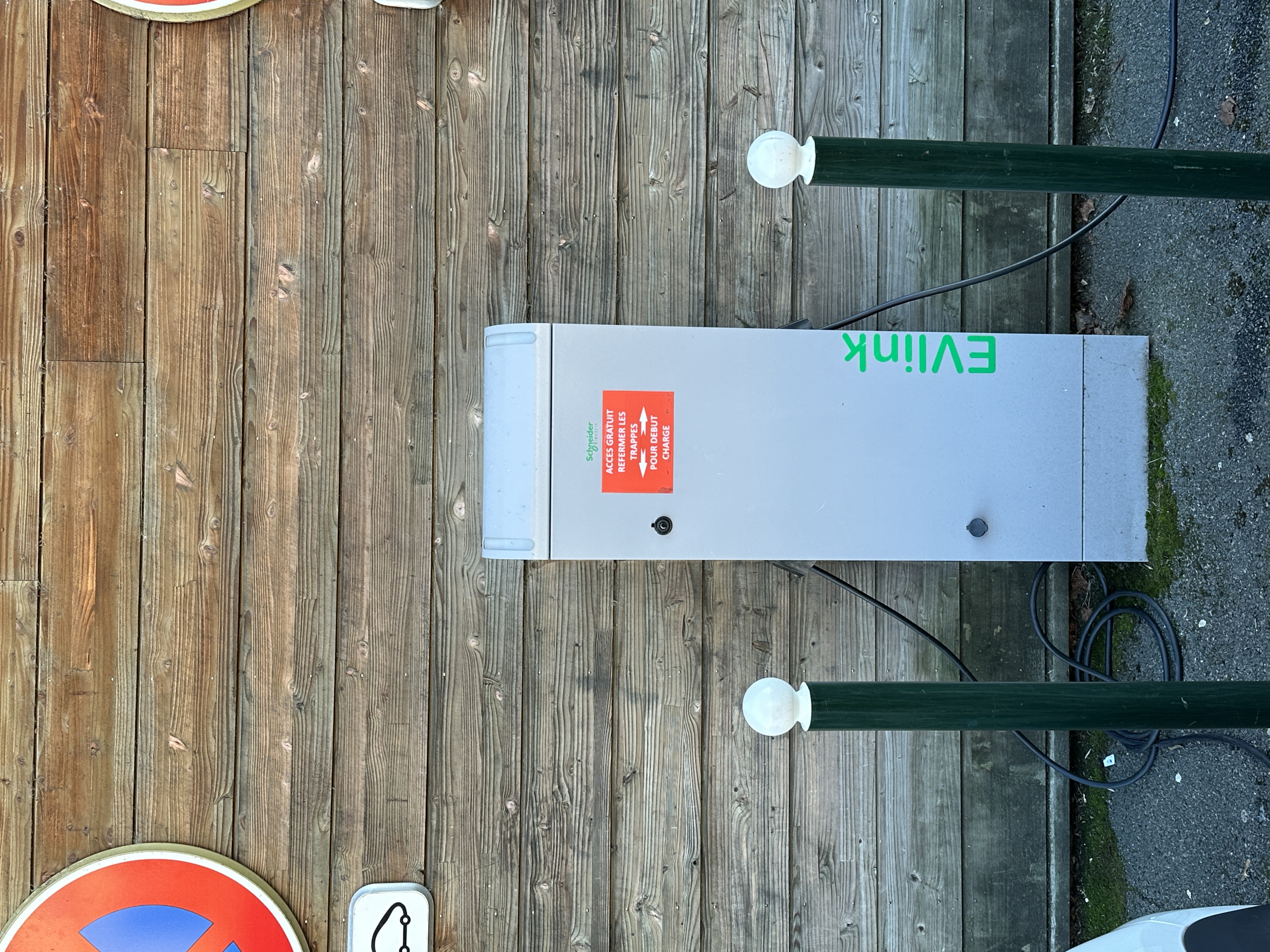 Borne de recharge pour voiture électrique