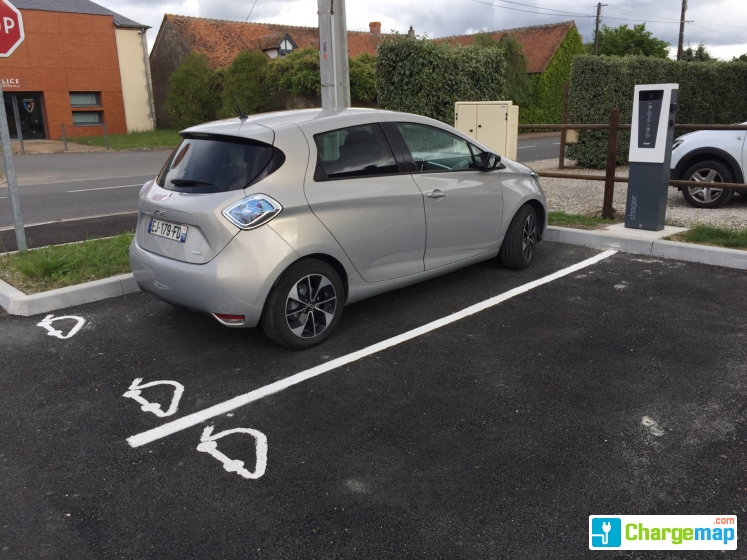 Borne de charge électrique pour voiture