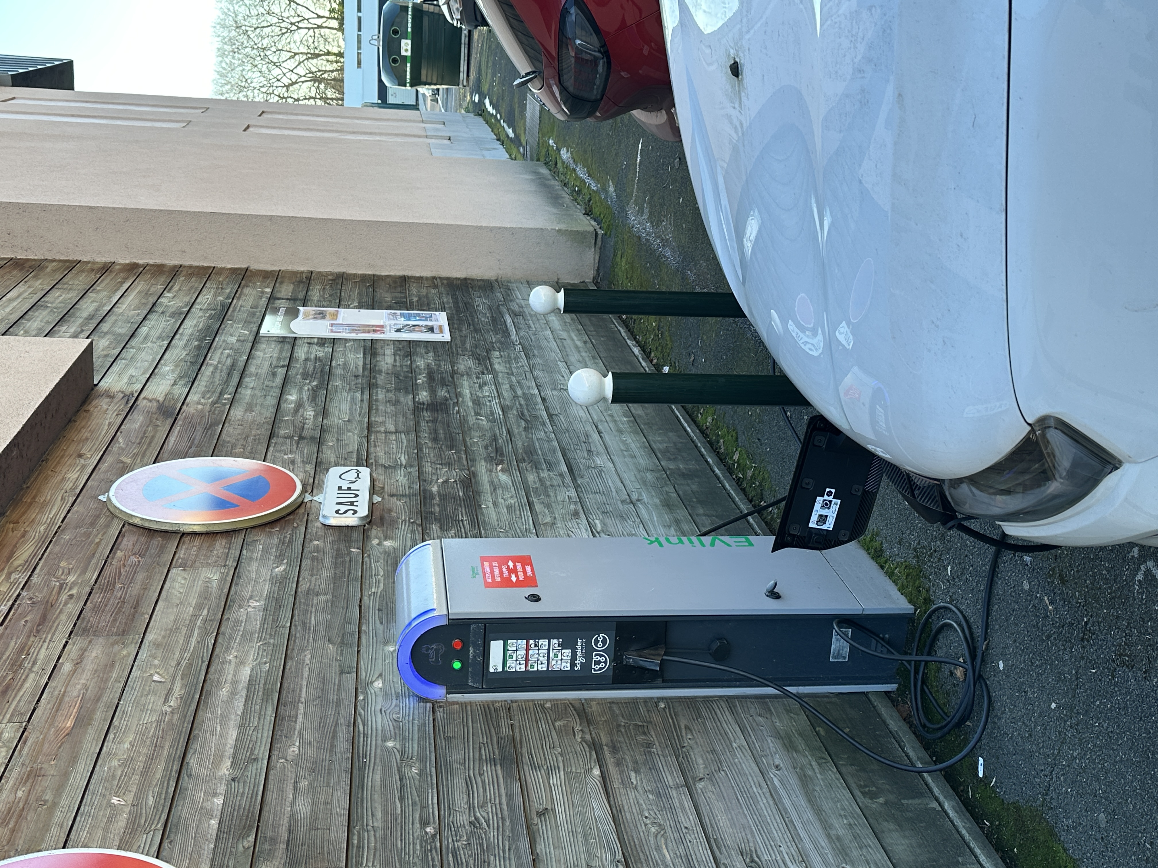 Borne de recharge pour voiture électrique - photo 4