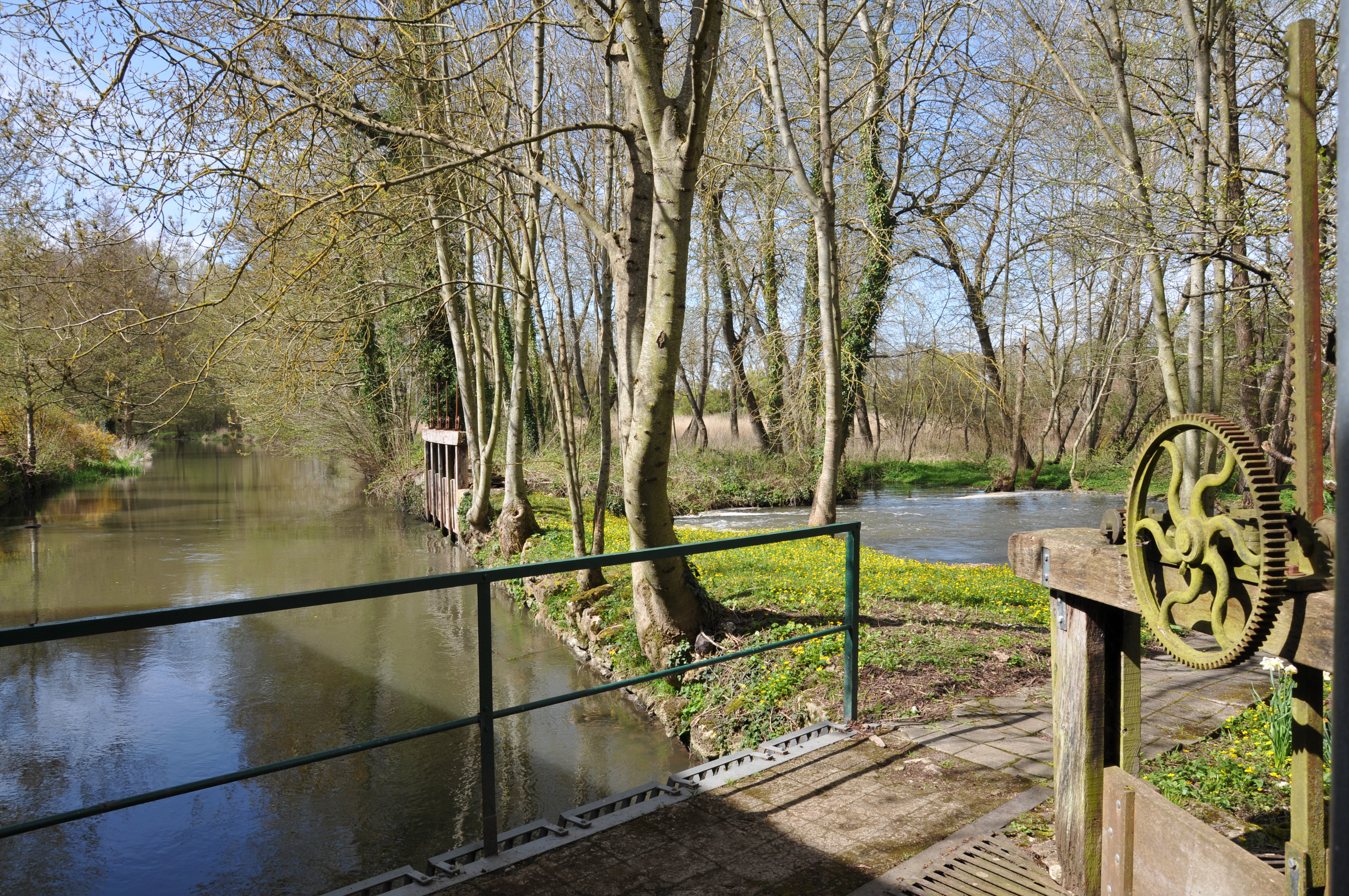 Moulin à eau de Chatillon  France Centre-Val de Loire Loiret Ondreville-sur-Essonne 45390