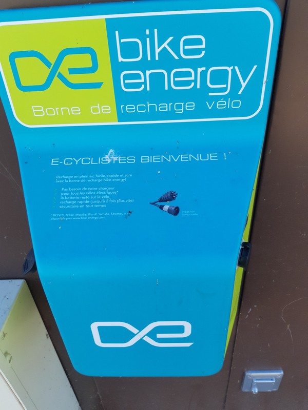 Borne de recharge électrique pour vélo©