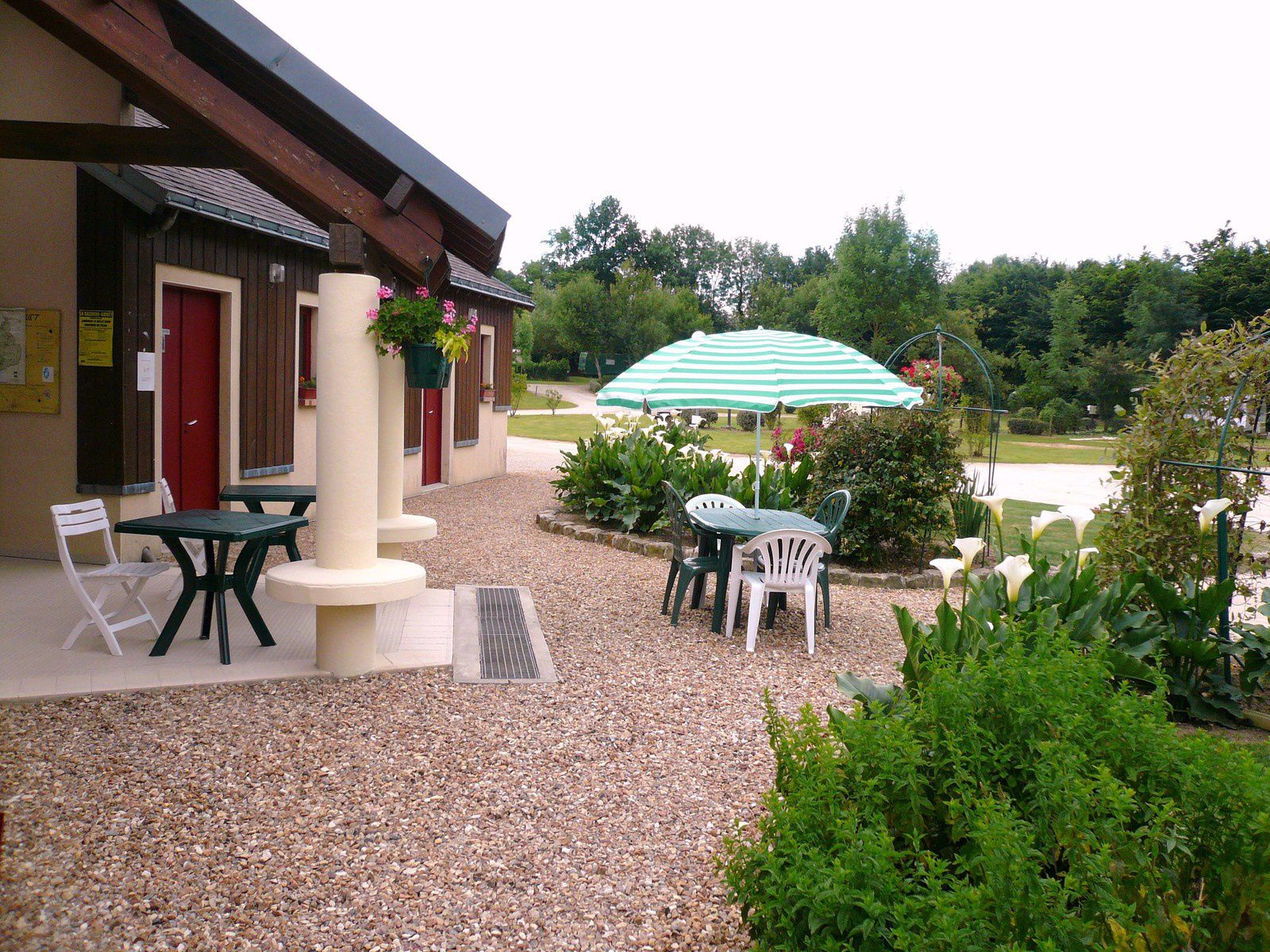 Camping municipal La Rivière, La Bazoche-Gouet - photo 2