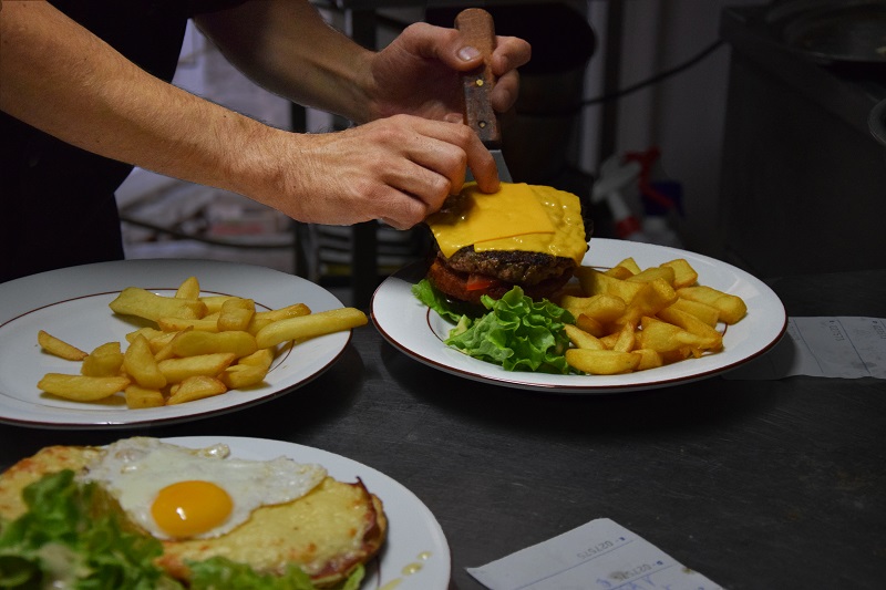 Castle Tavern, Sully-sur-Loire - photo 2