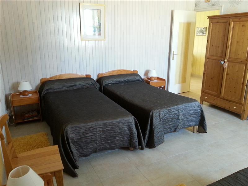 Chambre jaune de la ferme de La Poterie