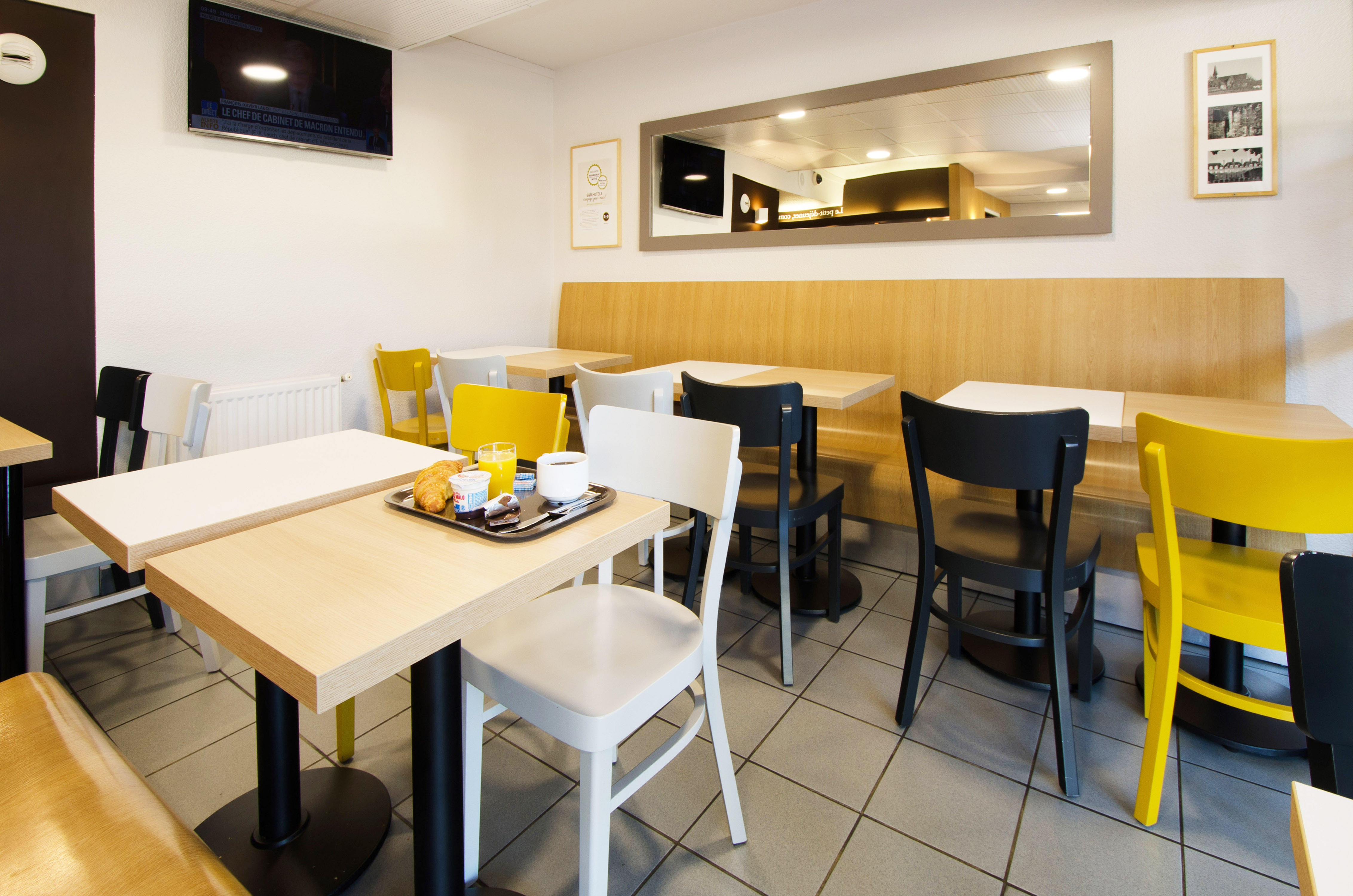 B&B Hotels Chartres le Forum, Le Coudray - photo 2