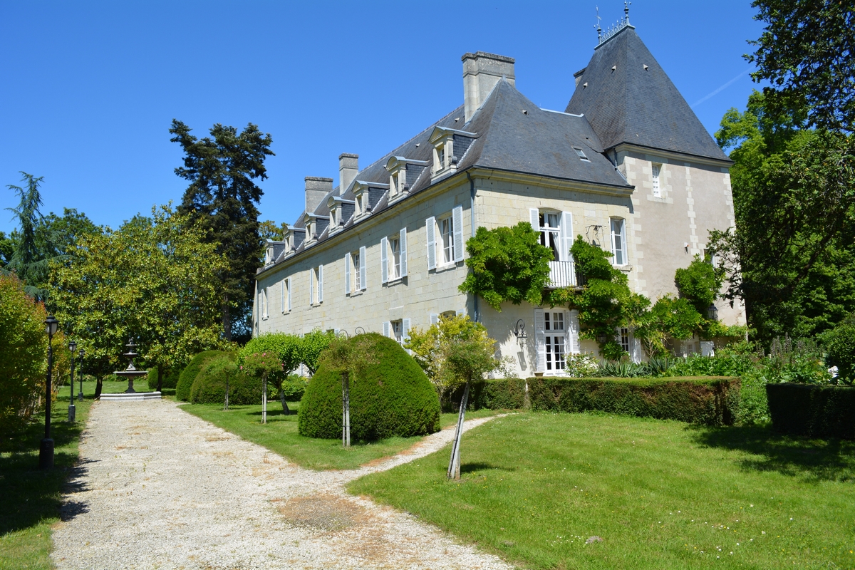 Château de Détilly null France null null null null