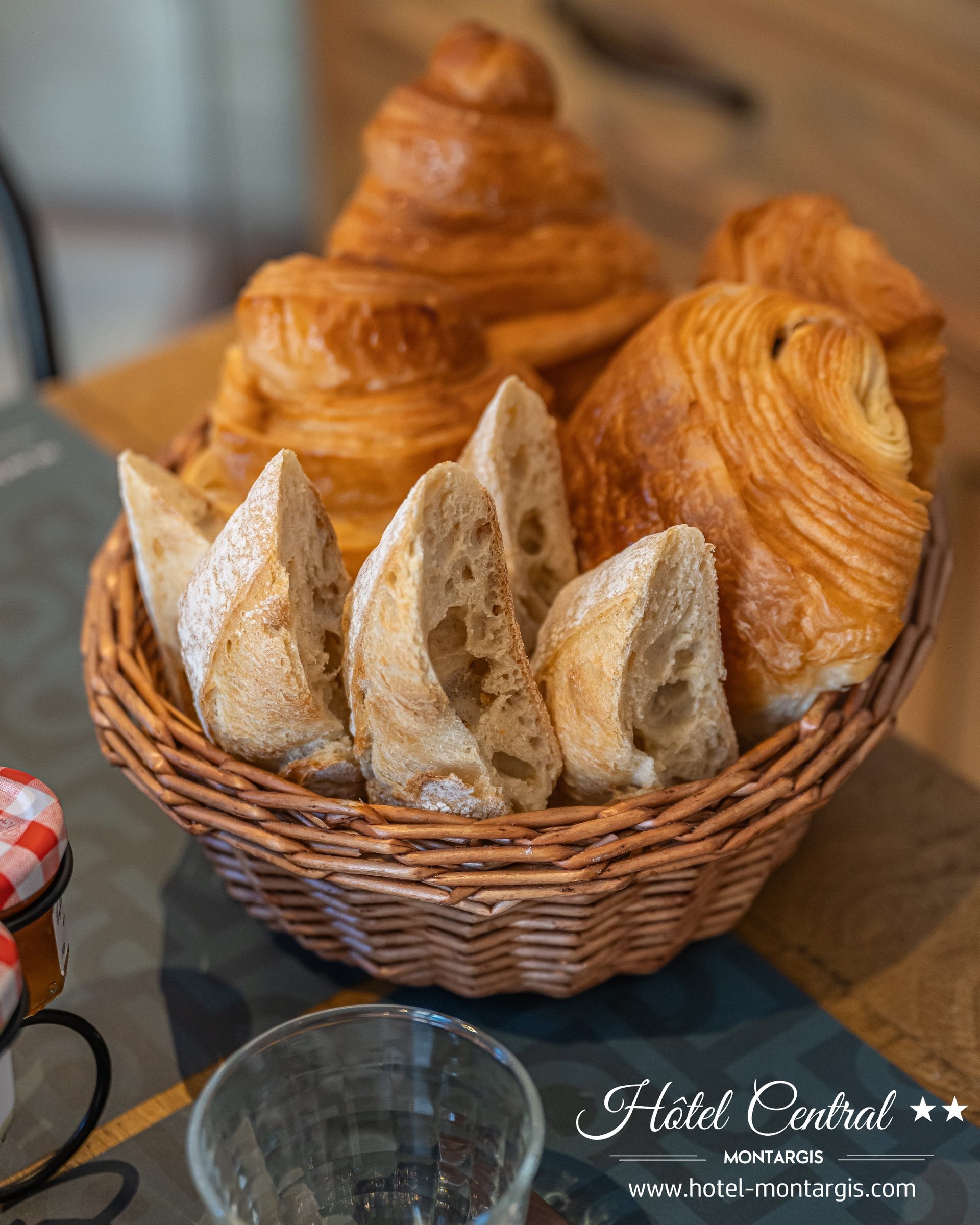 Logis Hôtel Central, Montargis - photo 14