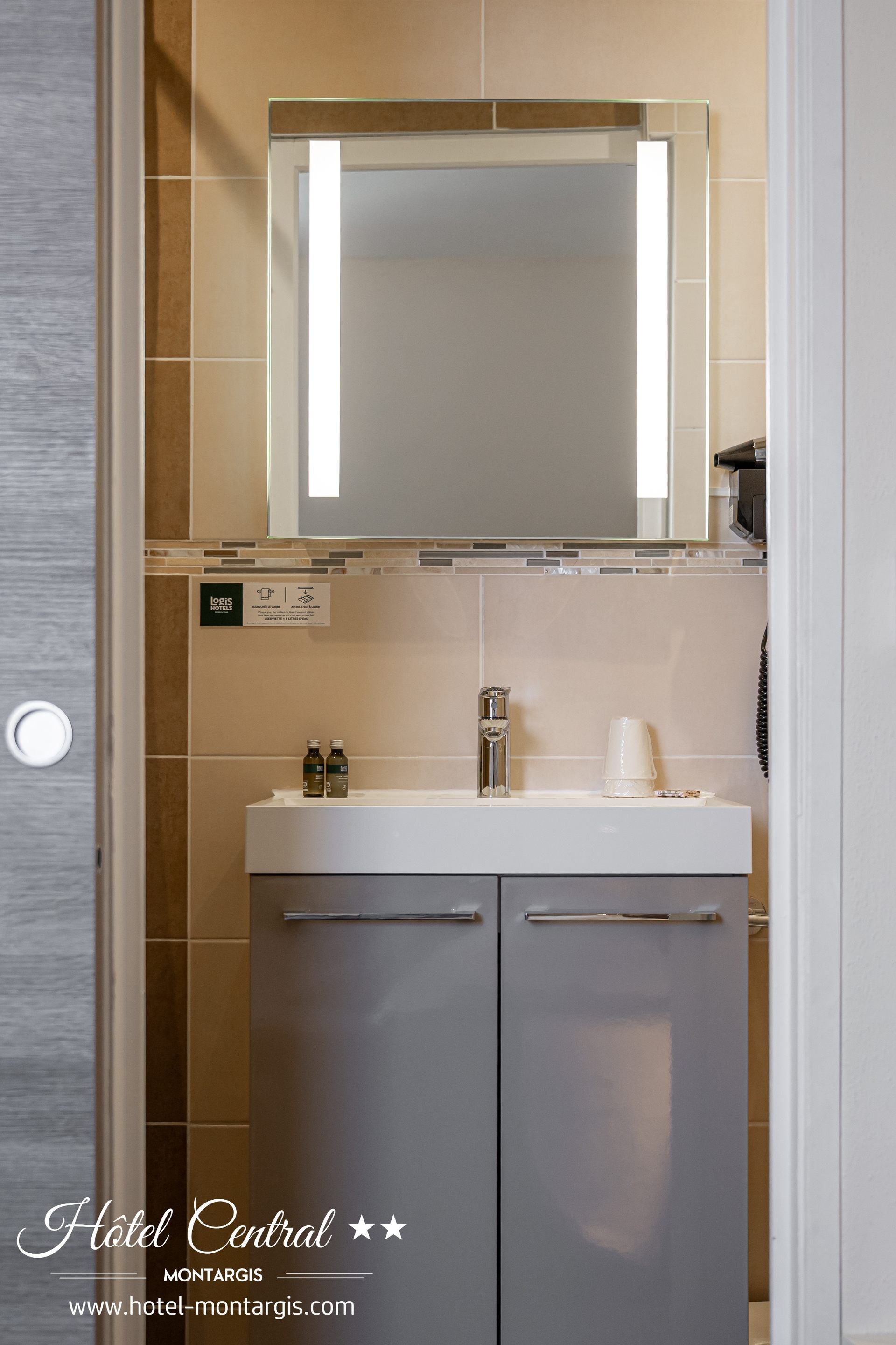 Logis Hôtel Central, Montargis - photo 18