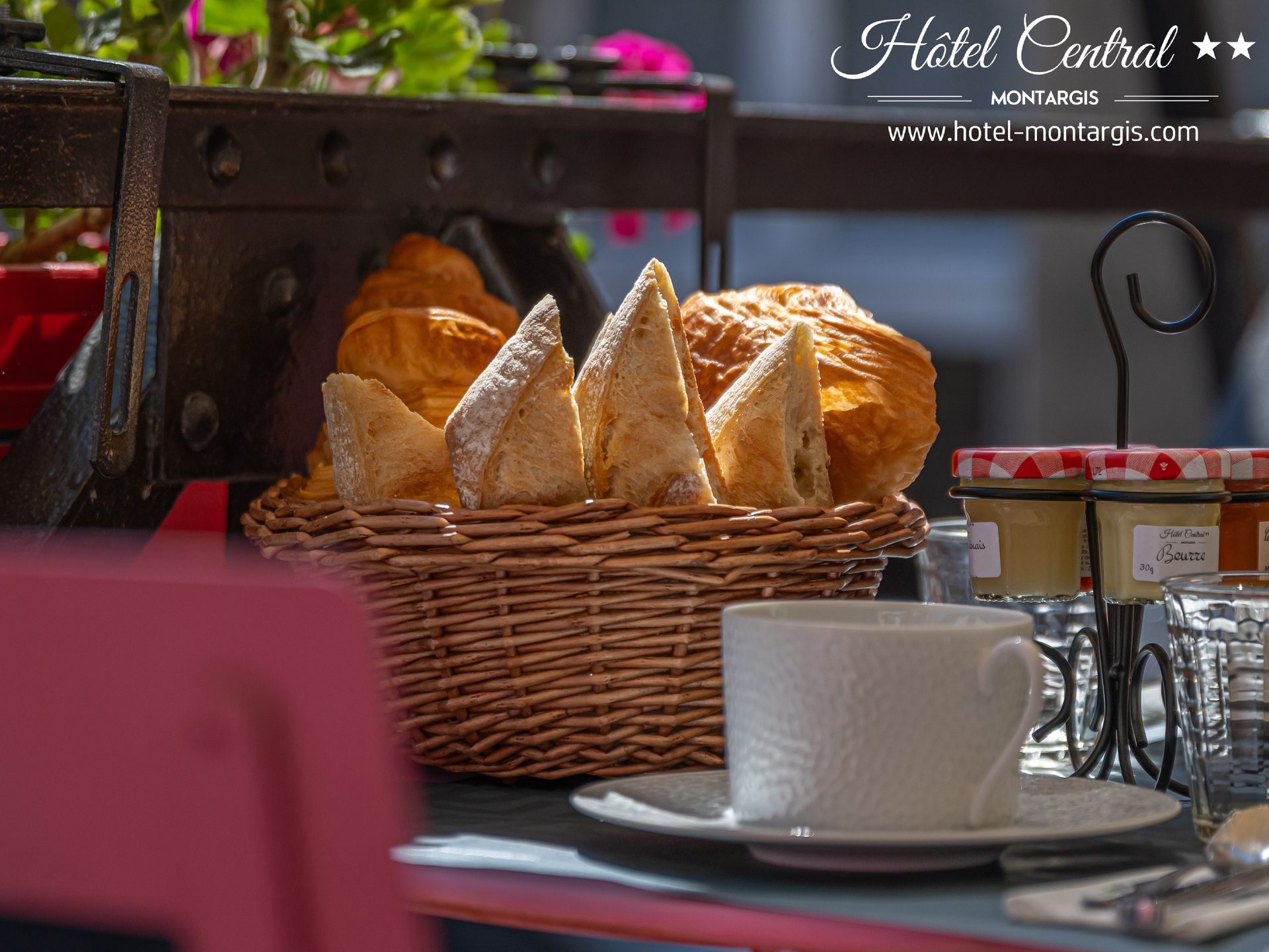 Logis Hôtel Central, Montargis - photo 34