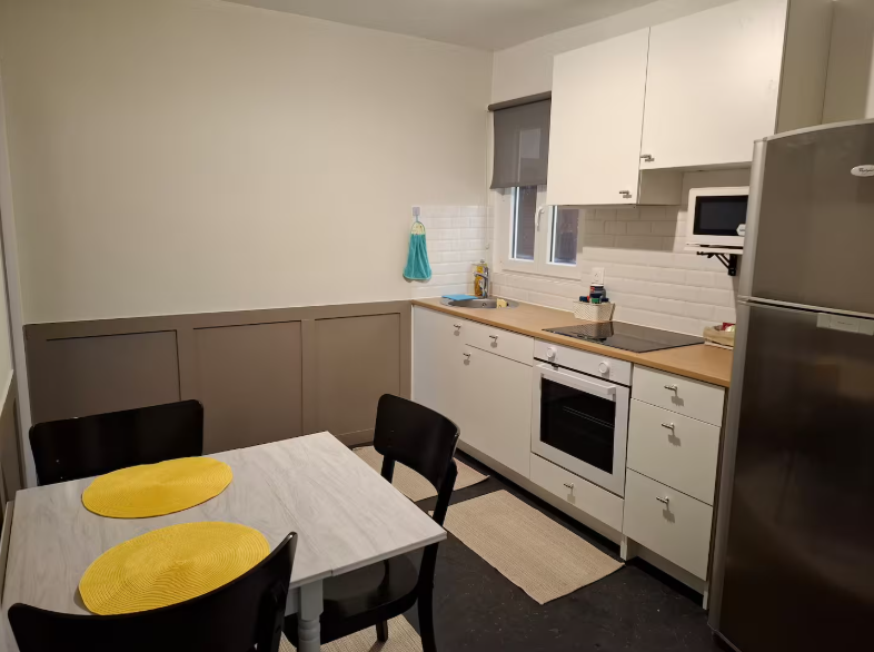 Appartement tout en couleur avec terrasse