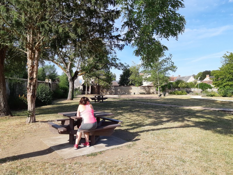 Aire de pique nique au jardin de Wiesenbach à Donnery, Donnery - photo 3