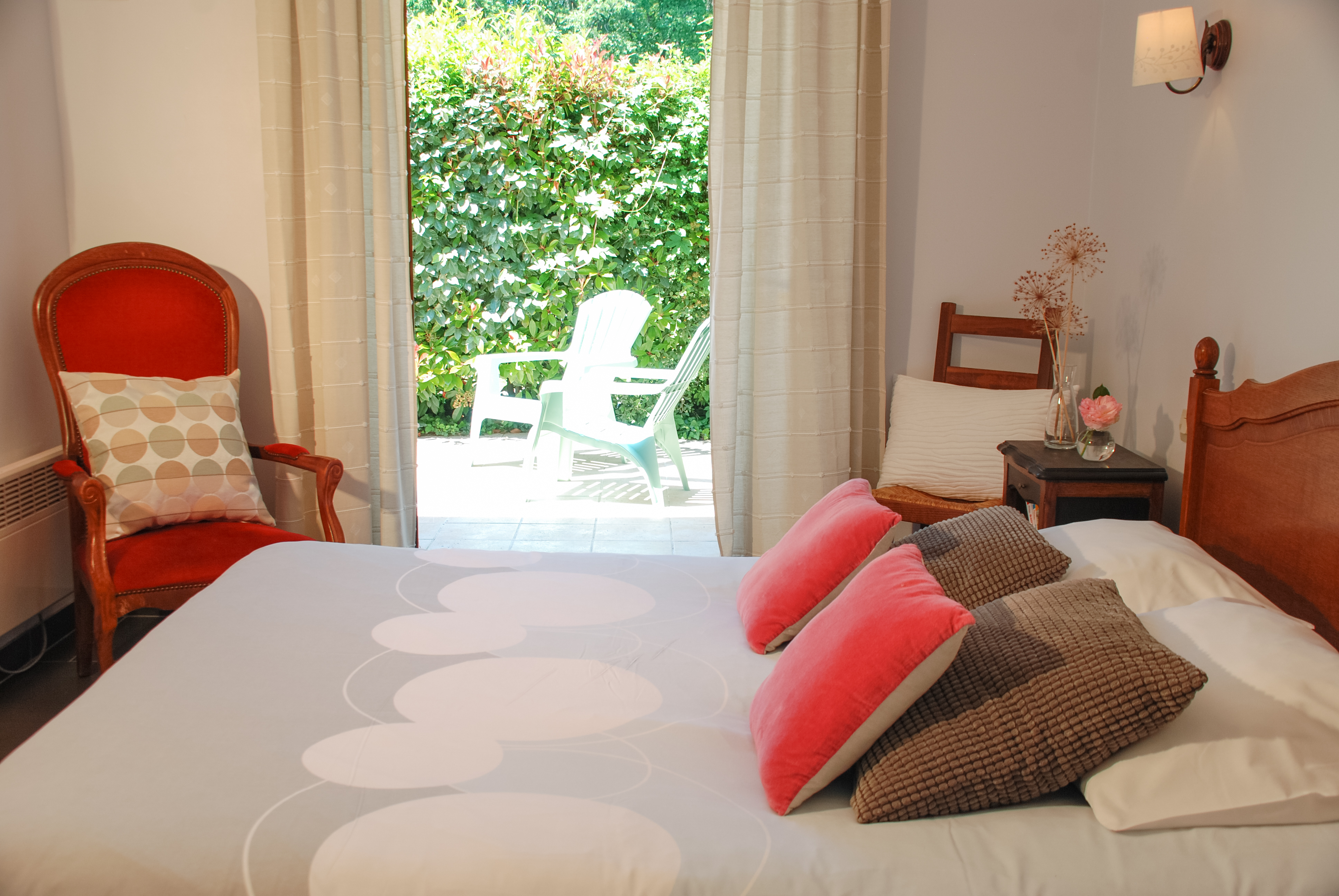 Rouge Gorge | Gîtes les Closeaux, Vallières-les-Grandes