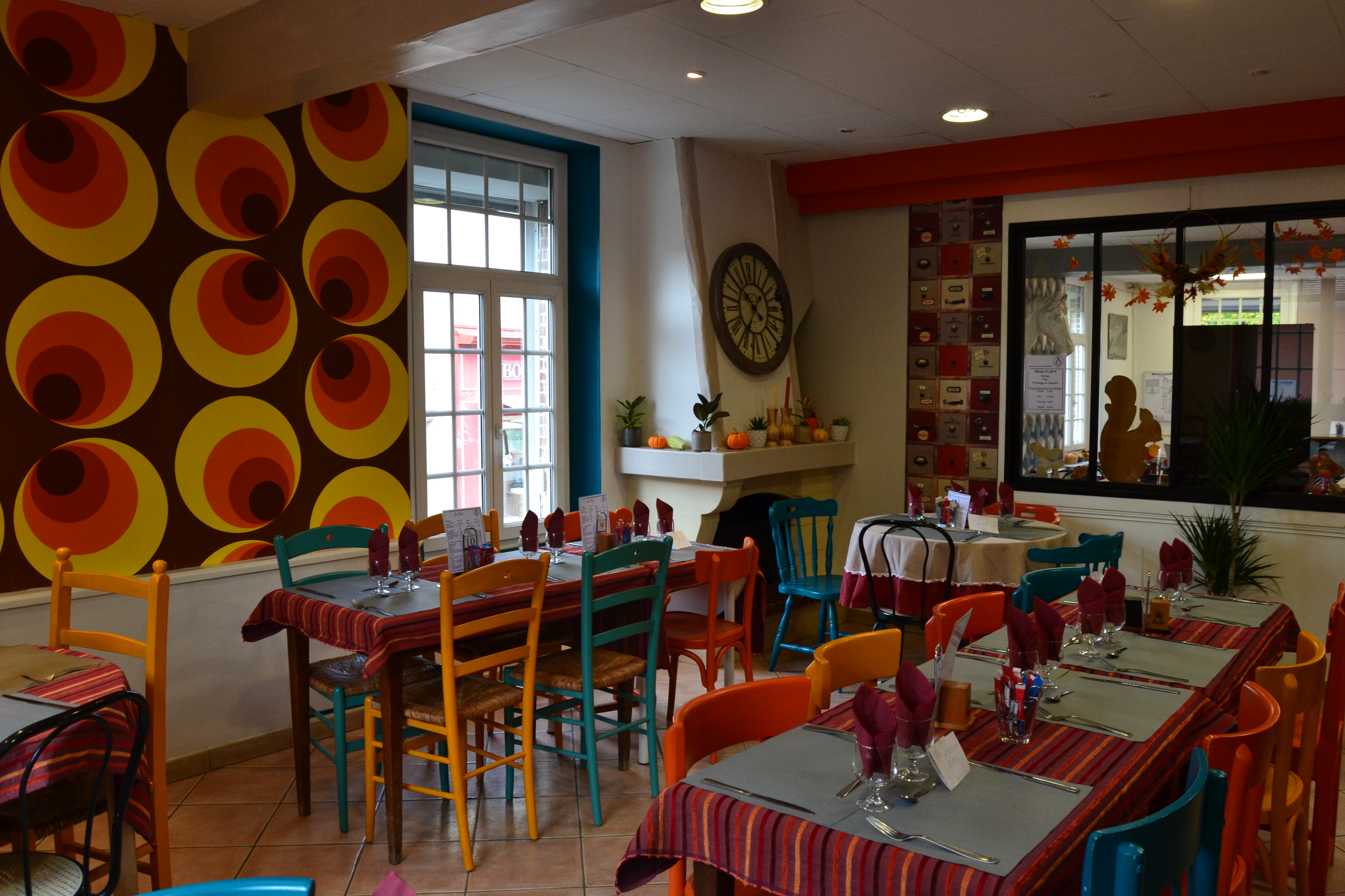 Le Cheval Blanc, Cherisy