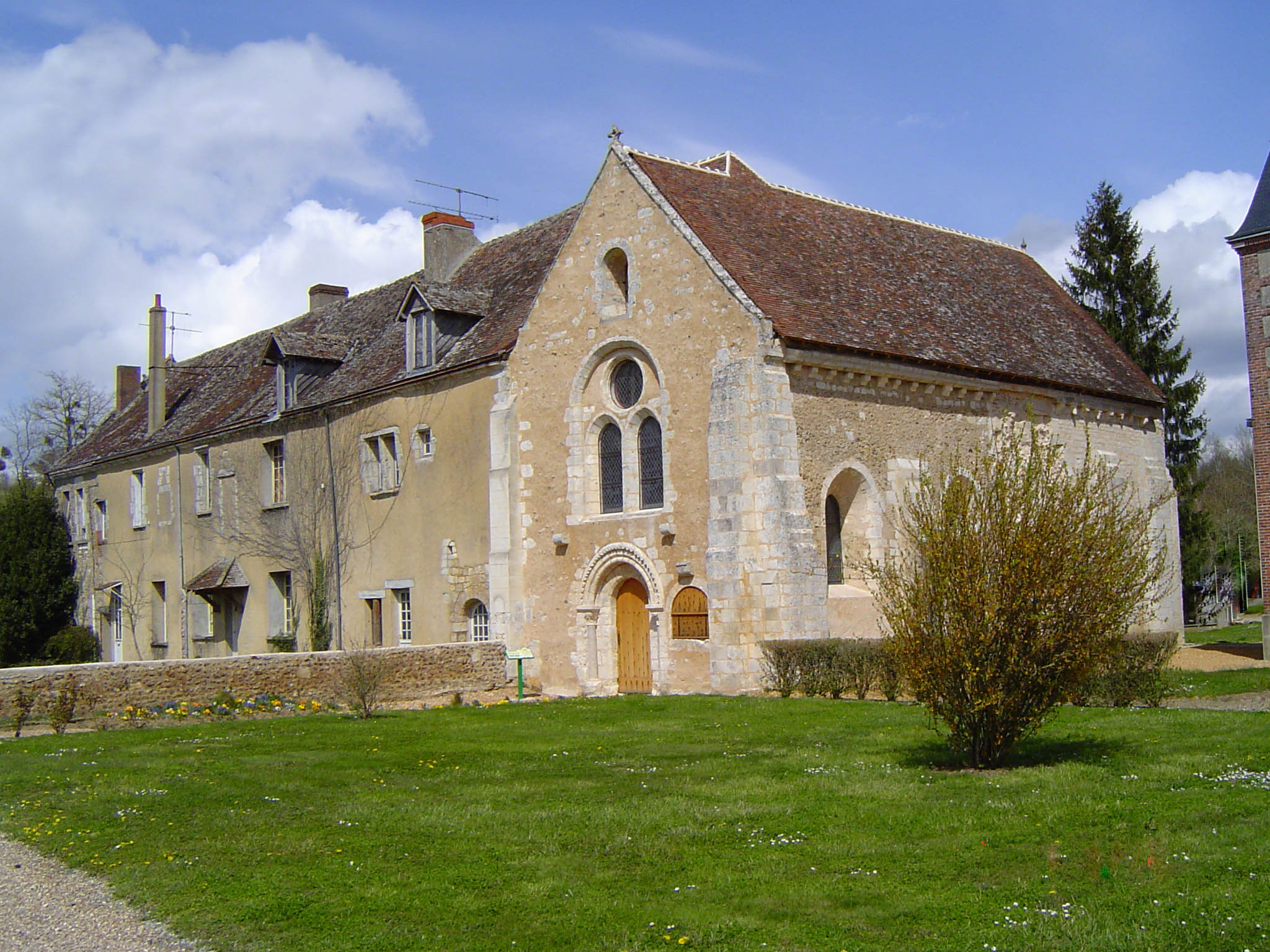 Chapelle romane Notre-Dame d'Yron, Cloyes-les-Trois-Rivières