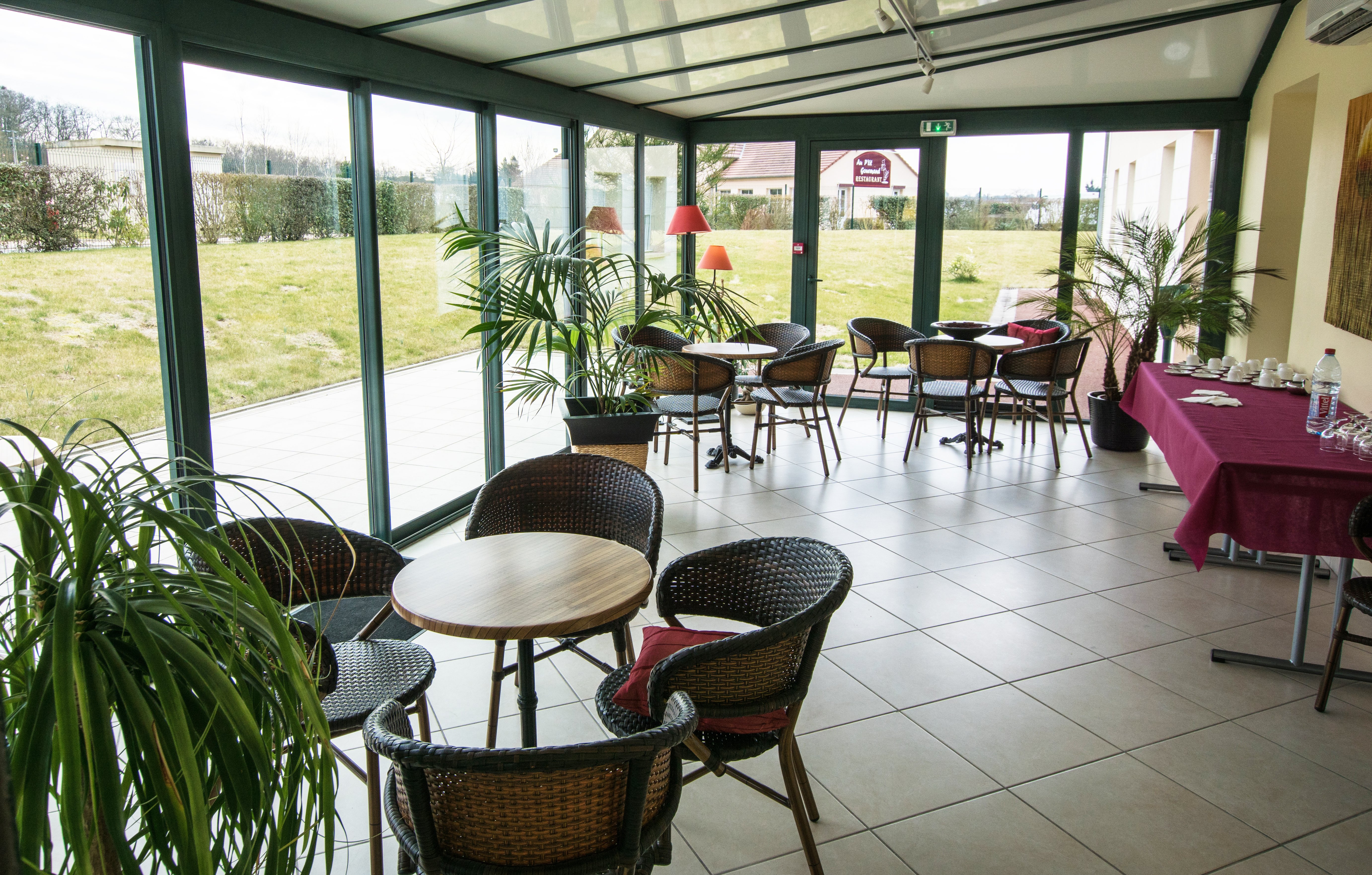 Brit Hotel Châteaudun, Donnemain-Saint-Mamès