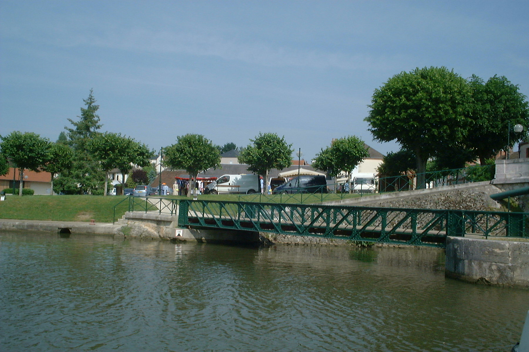 Halte nautique d'Ouzouer-sur-Trézée